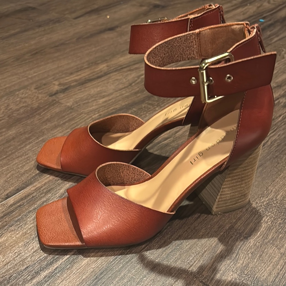 Brown Leather Block Heel Sandals